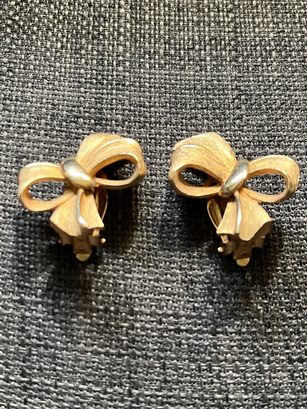 Vintage Gold Bow Clip-on Earrings